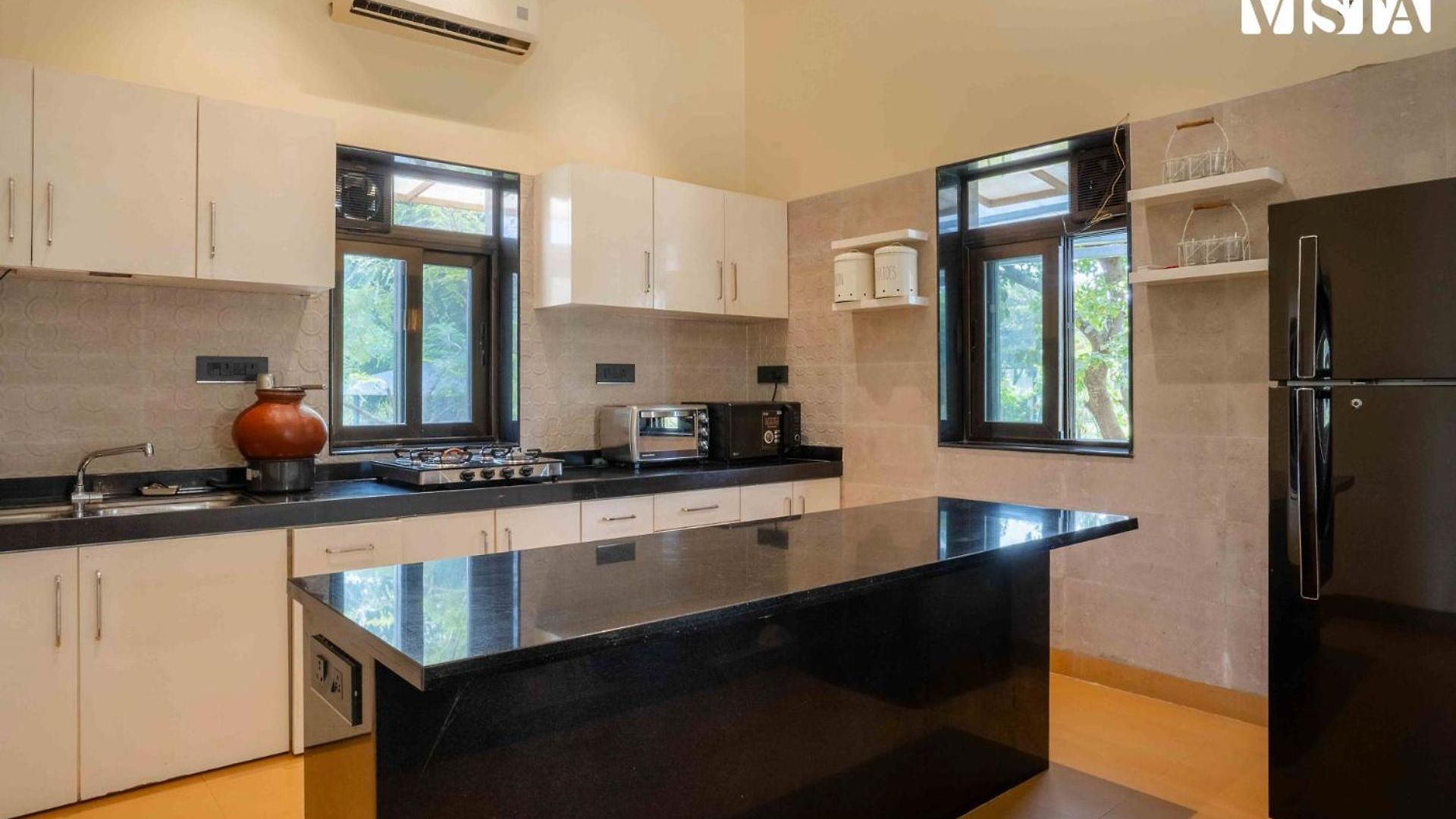 Villa Stayvista's Pranamya - 4bhk With Pet Friendly & Alfresco Dining *