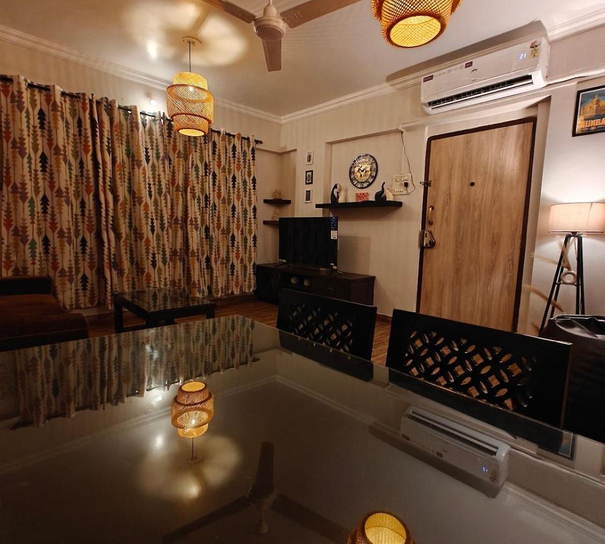 Serene-2bhk Balcony-parking-bandra Chapel Rd-cafes Mumbai