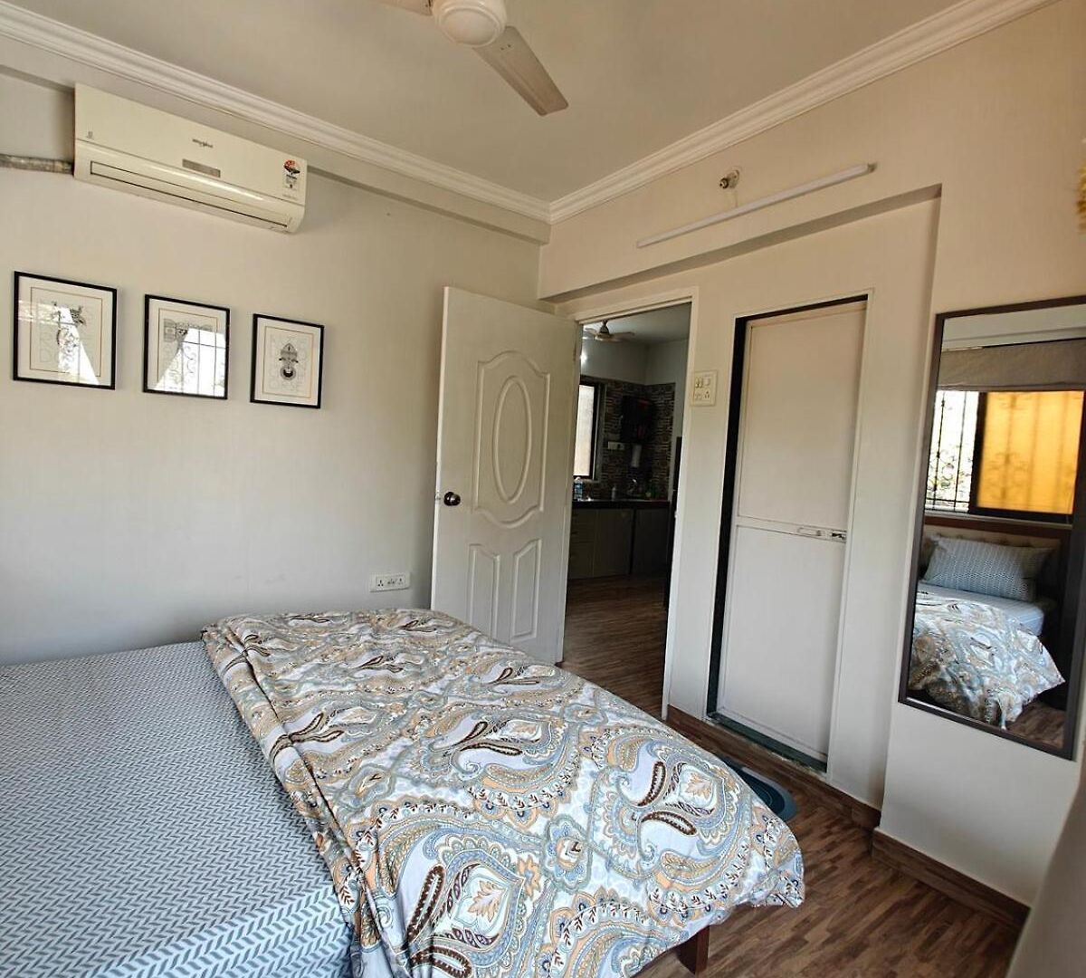 Serene-2bhk Balcony-parking-bandra Chapel Rd-cafes