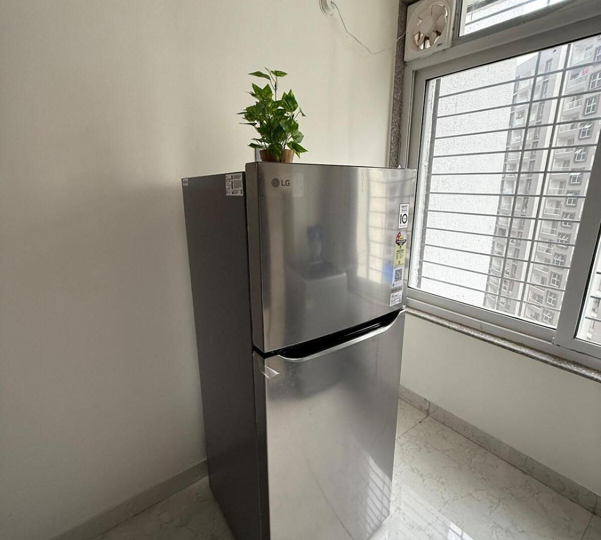 Powai, Aurora Luxe,2bhk Balcony & View Apartment