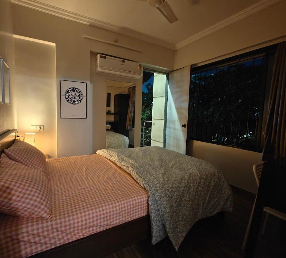 Serene-2bhk Balcony-parking-bandra Chapel Rd-cafes Mumbai