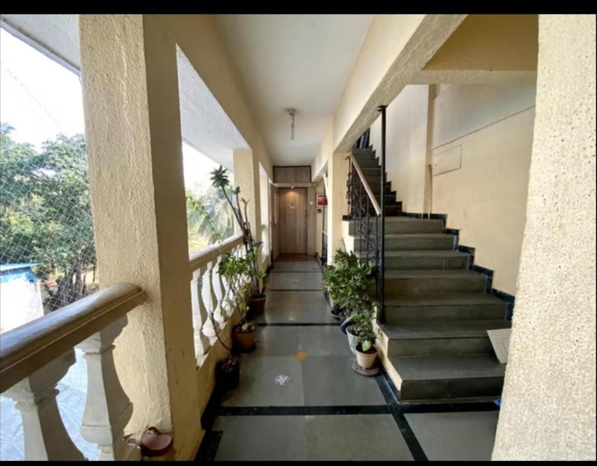 Serene-2bhk Balcony-parking-bandra Chapel Rd-cafes *