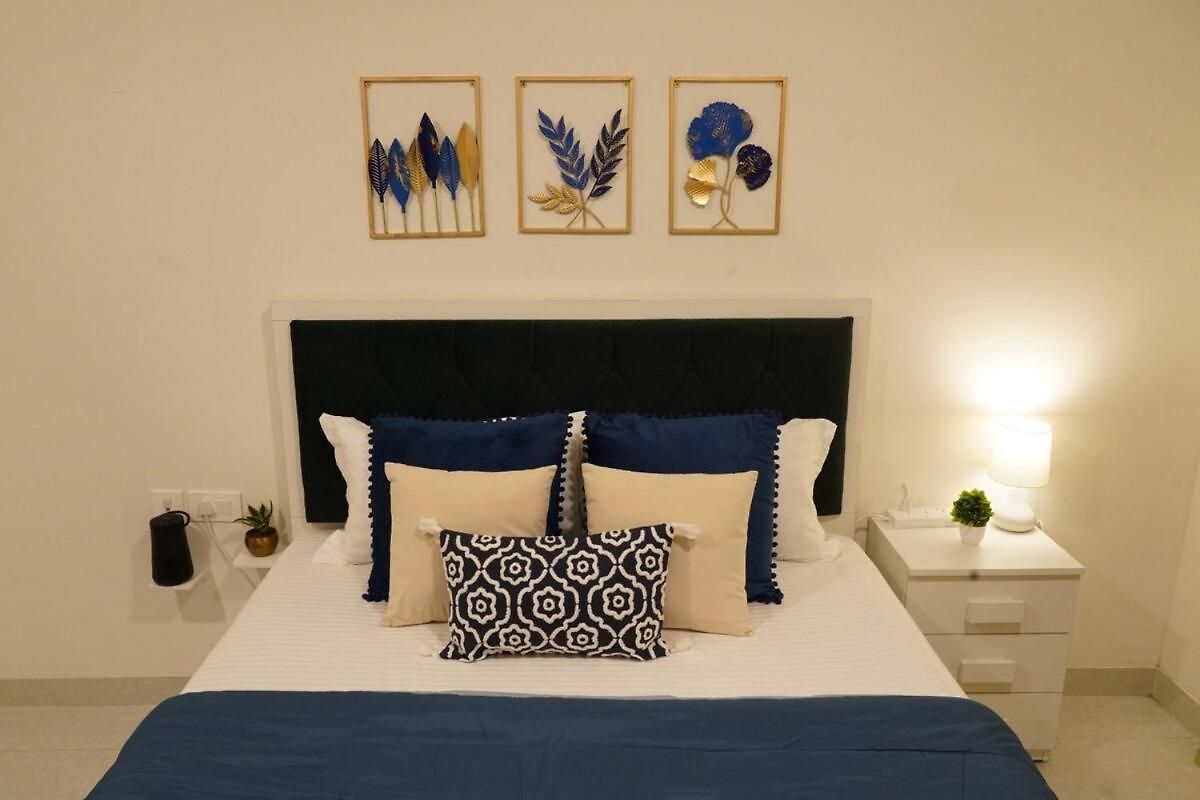 The Emerald Bloom, 2bhk Near Airport,bkc&nmacc Apartment