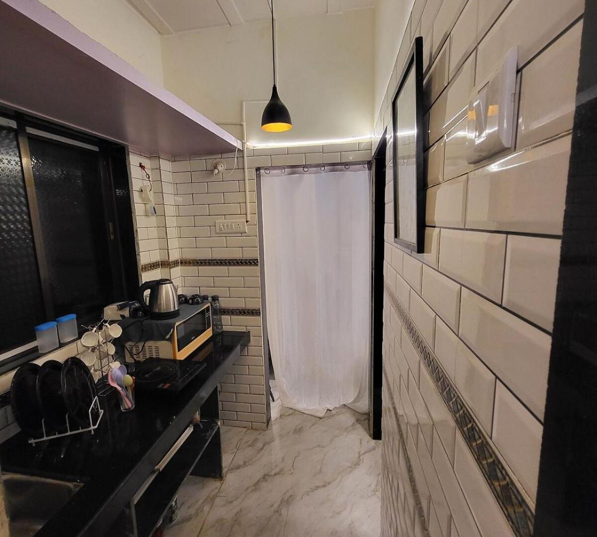 1bhk Bandra Chapel Road * Mumbai