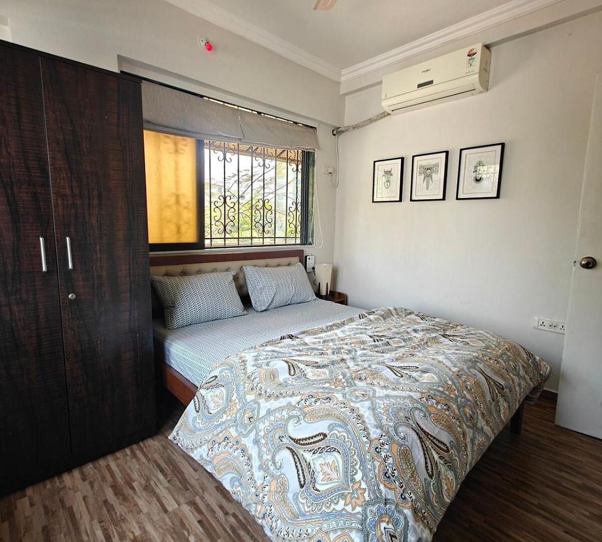 Serene-2bhk Balcony-parking-bandra Chapel Rd-cafes * Mumbai