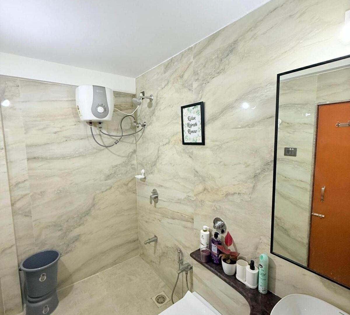 Powai, Aurora Luxe,2bhk Balcony & View * Mumbai
