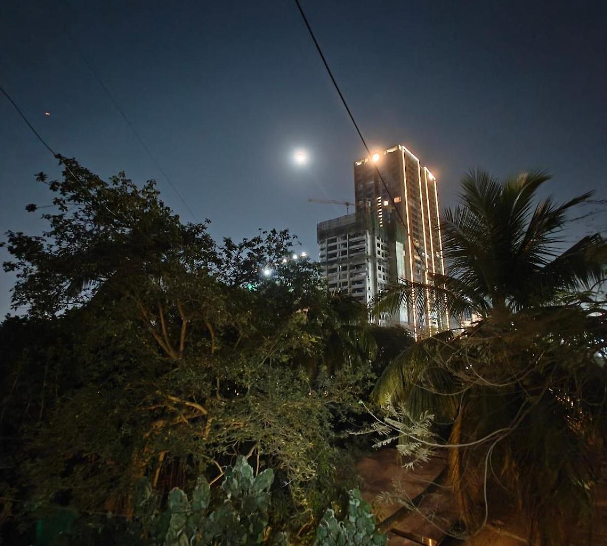 Serene-2bhk Balcony-parking-bandra Chapel Rd-cafes Apartment