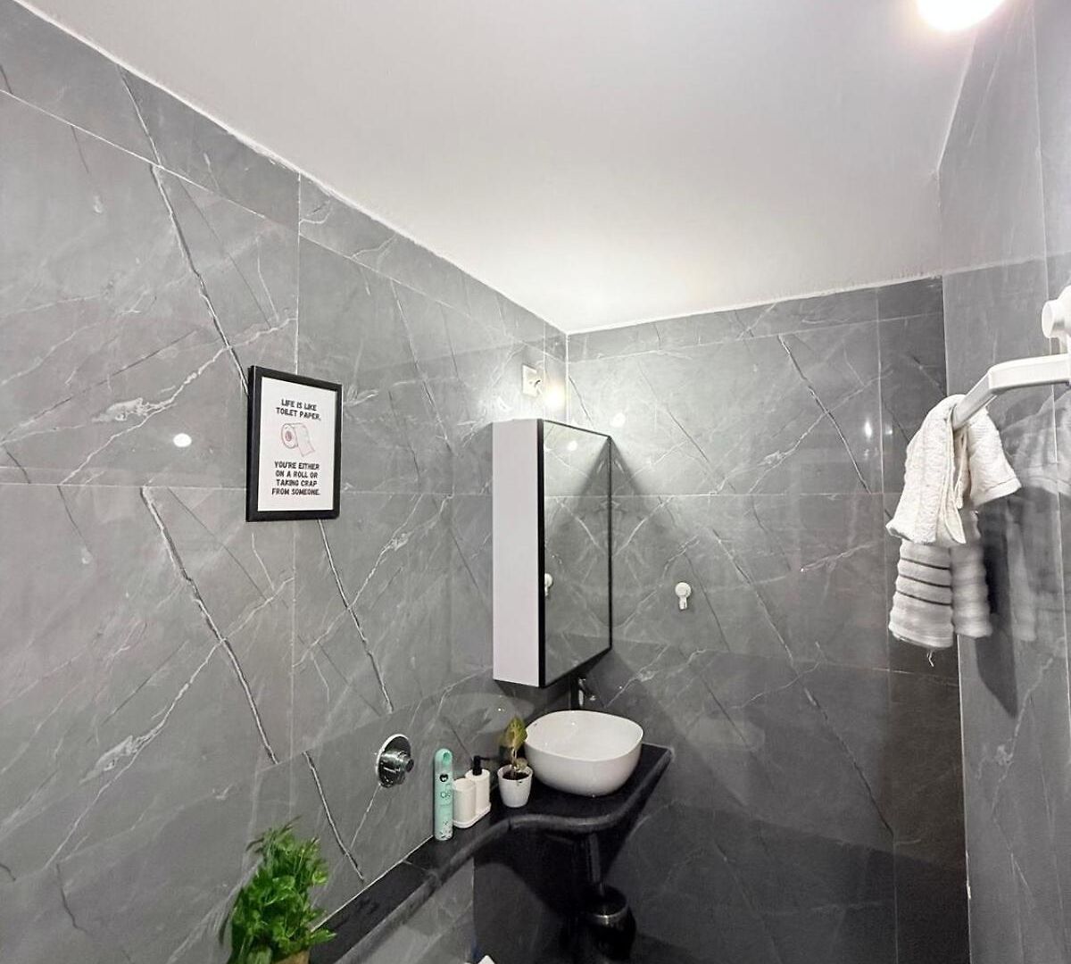 Powai, Aurora Luxe,2bhk Balcony & View Apartment *