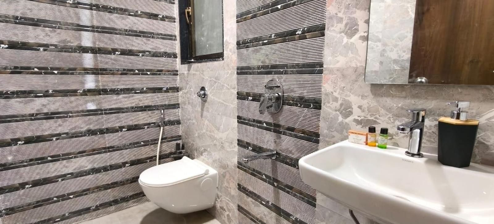 Ivy Urban Cozy 401 Private 1bhk 3 Min Nesco Mumbai