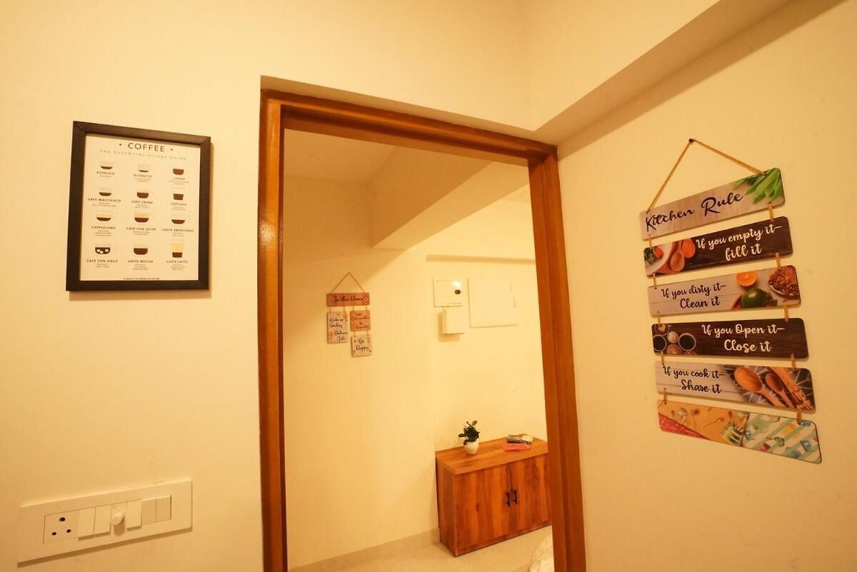 The Emerald Bloom, 2bhk Near Airport,bkc&nmacc *