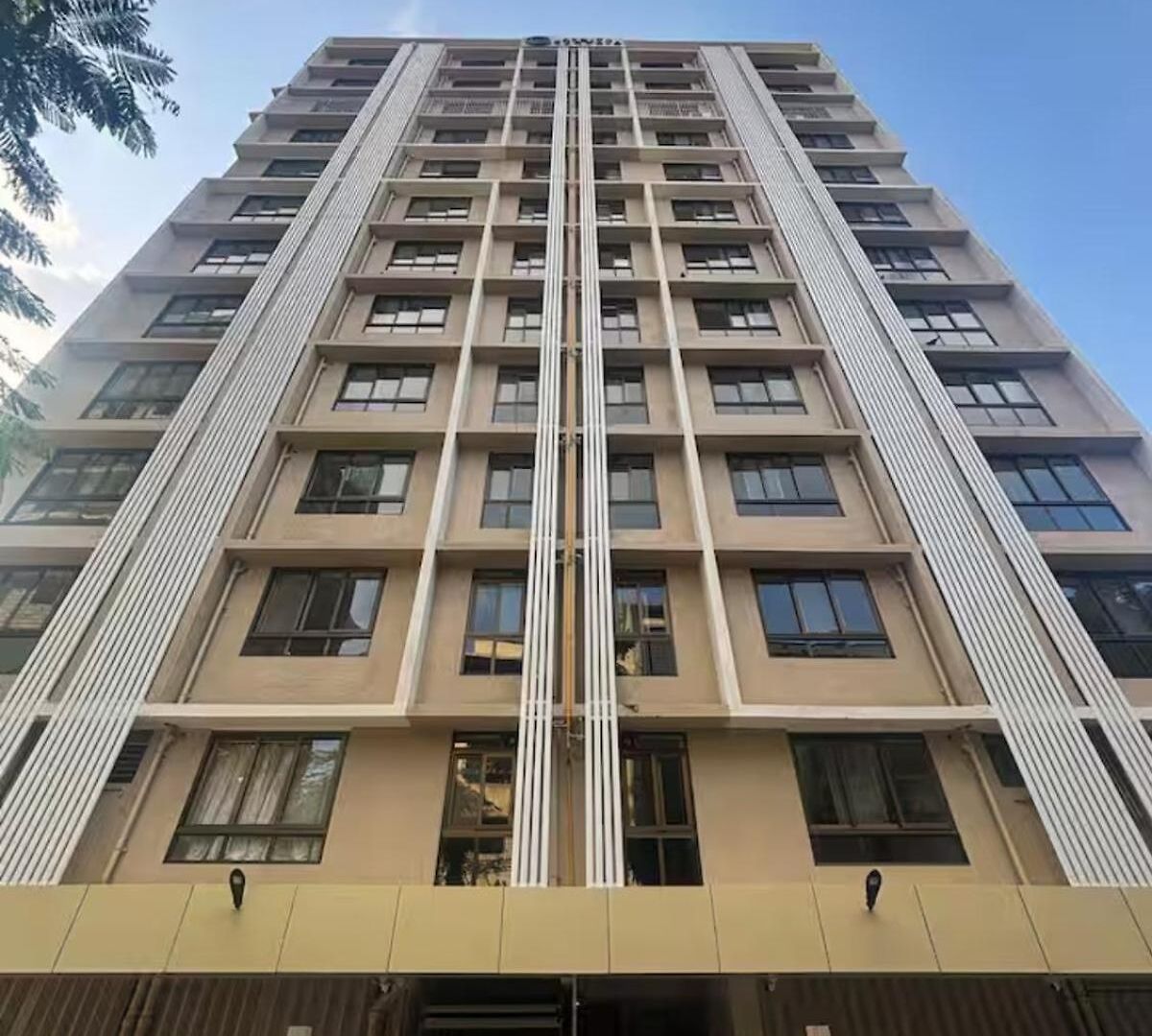 Apartment The Emerald Bloom, 2bhk Near Airport,bkc&nmacc *