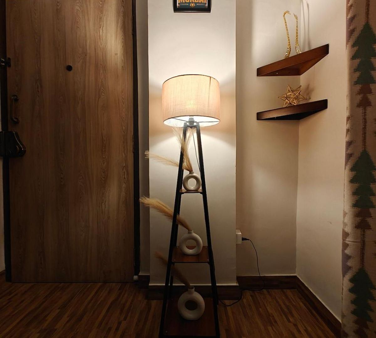 Apartment Serene-2bhk Balcony-parking-bandra Chapel Rd-cafes