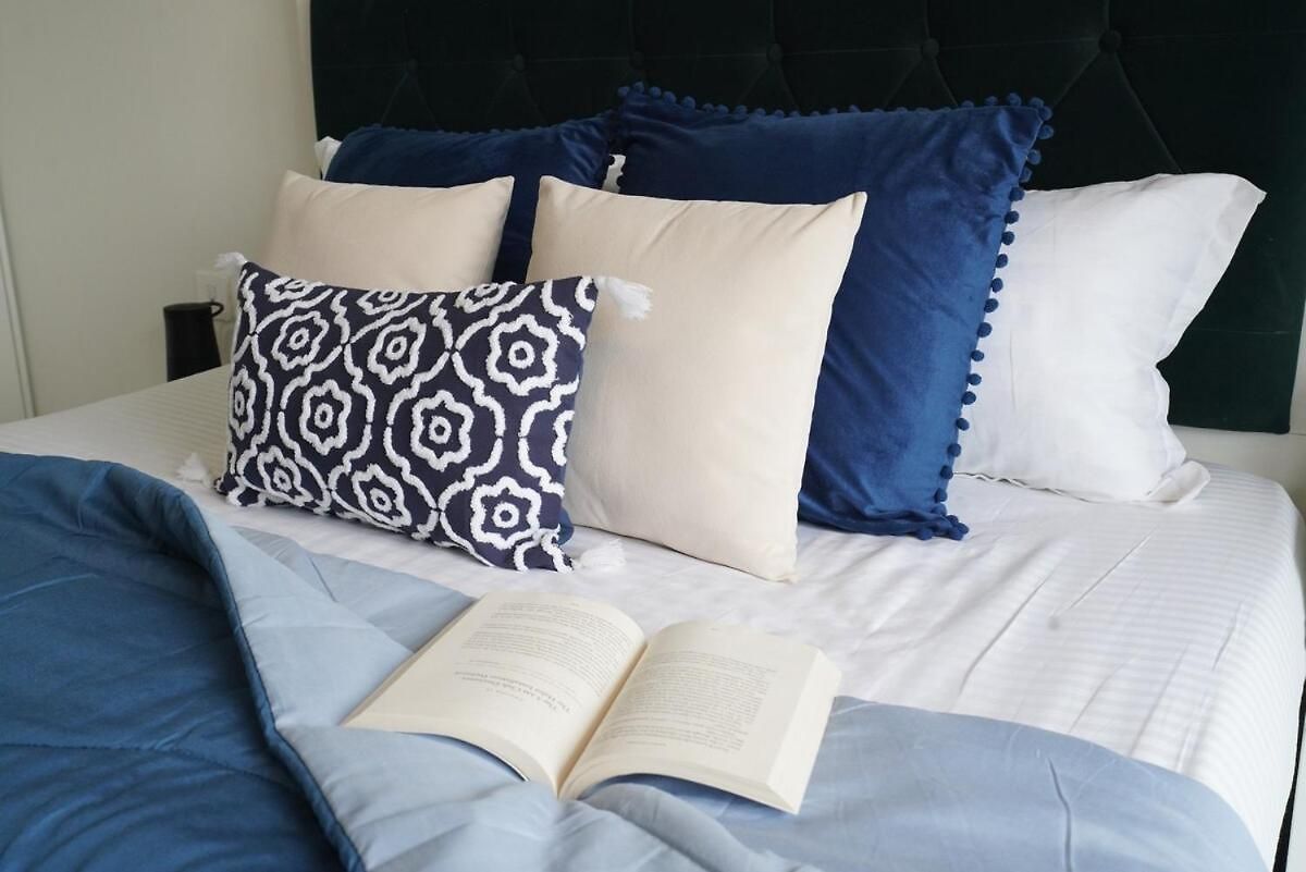 The Emerald Bloom, 2bhk Near Airport,bkc&nmacc Mumbai