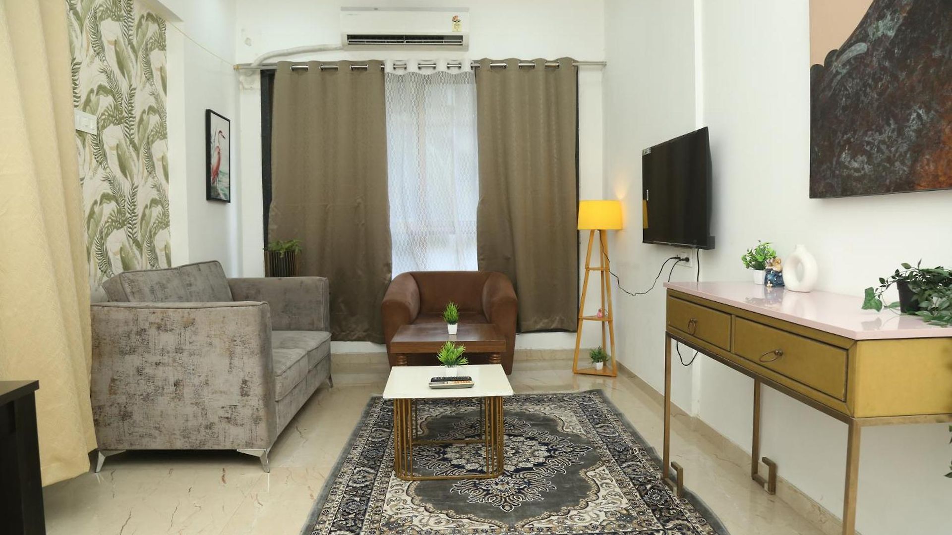 Ivy Urban Cozy 401 Private 1bhk 3 Min Nesco