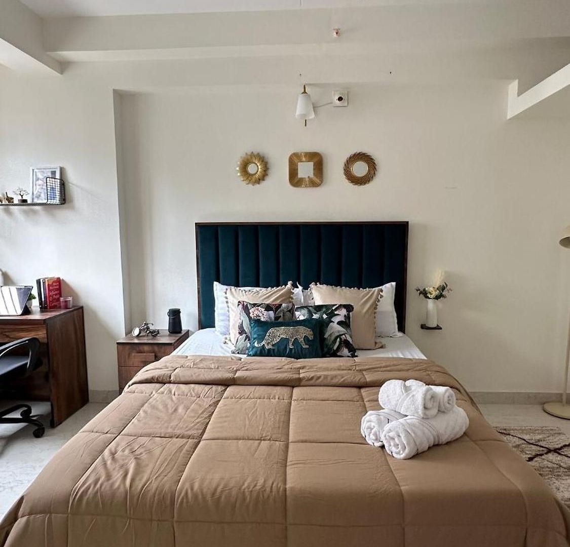 Powai, Aurora Luxe,2bhk Balcony & View