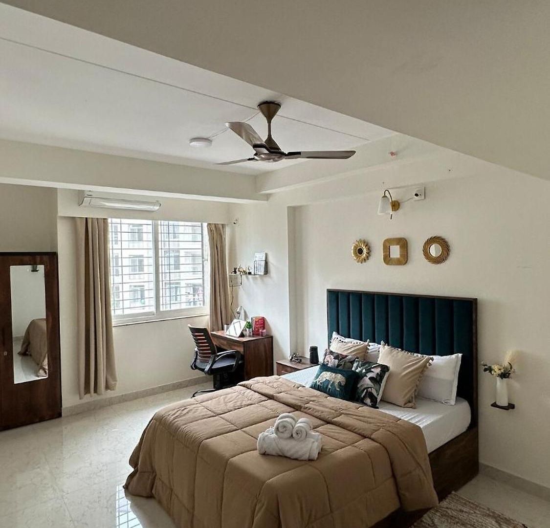 Powai, Aurora Luxe,2bhk Balcony & View Apartment *