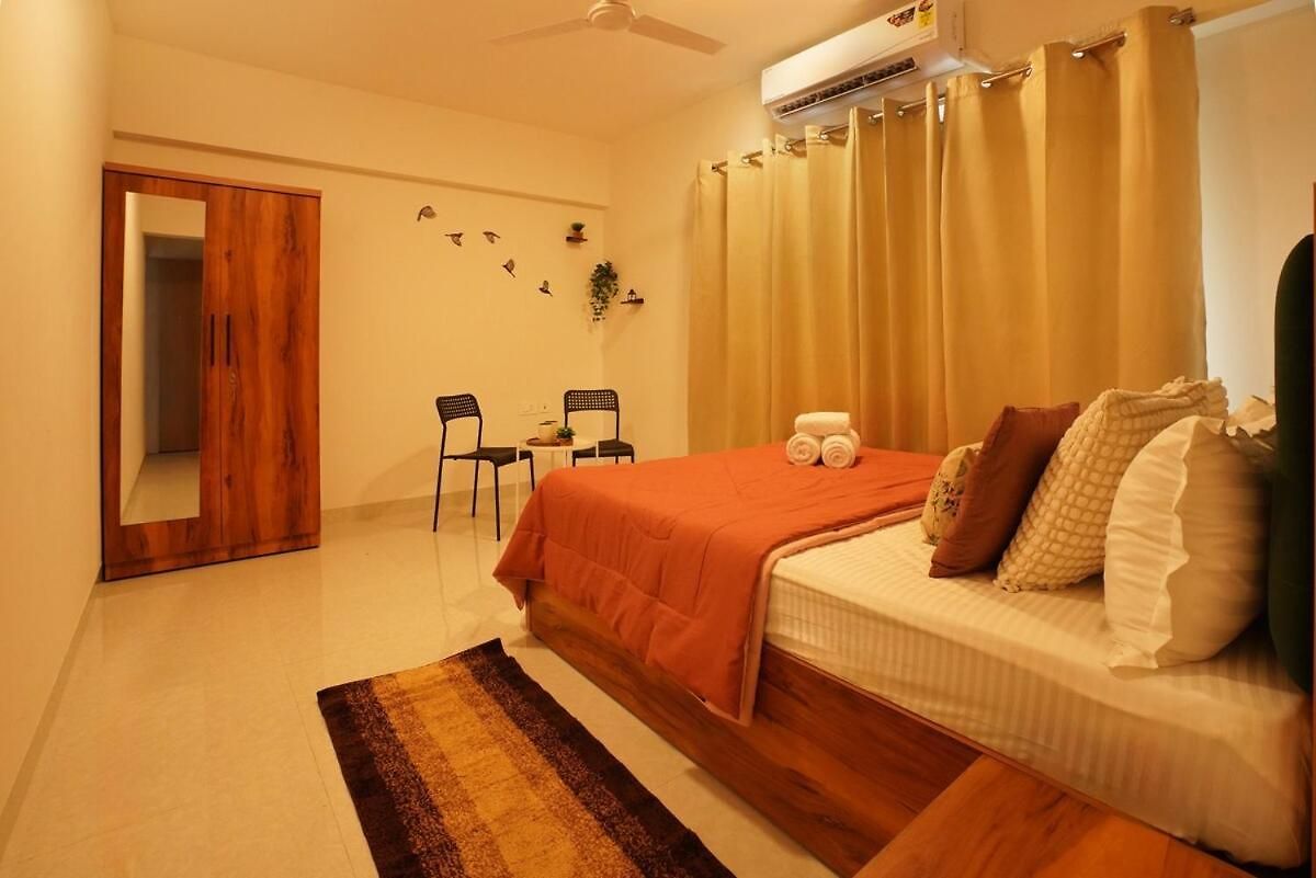 The Emerald Bloom, 2bhk Near Airport,bkc&nmacc Apartment