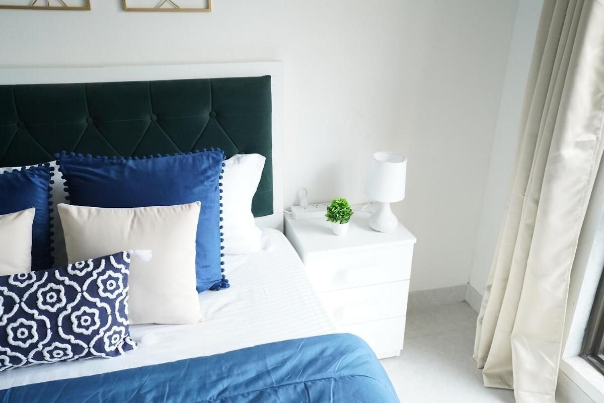 Apartment The Emerald Bloom, 2bhk Near Airport,bkc&nmacc