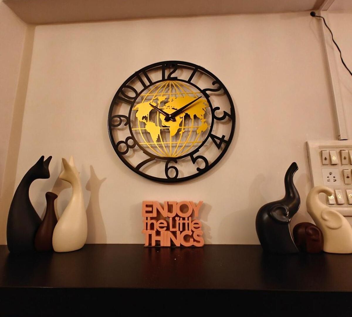 Serene-2bhk Balcony-parking-bandra Chapel Rd-cafes Mumbai