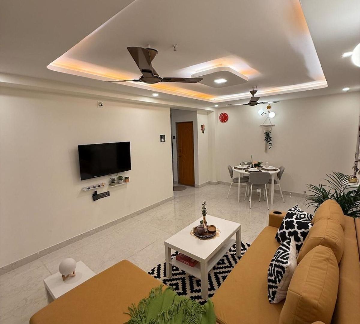 Powai, Aurora Luxe,2bhk Balcony & View Apartment *