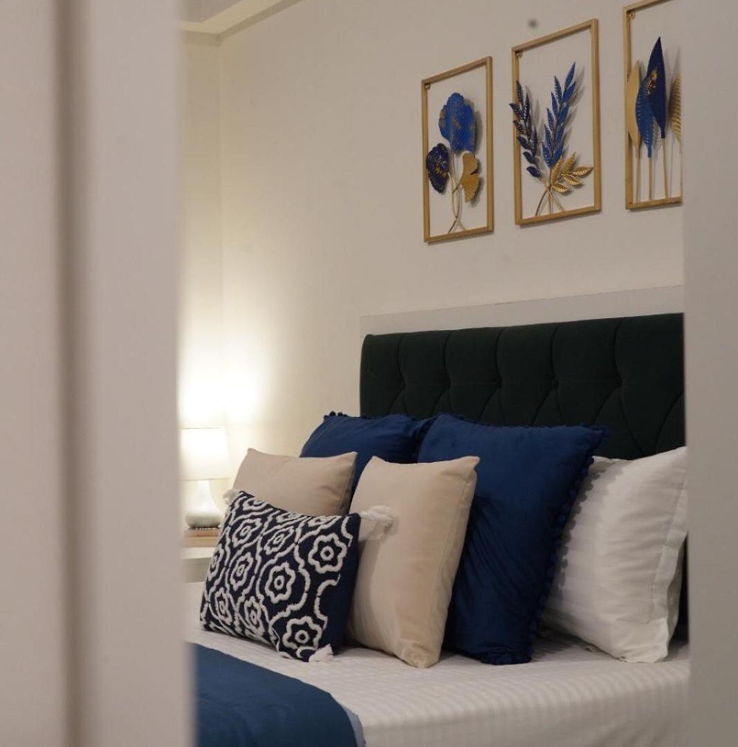 Apartment The Emerald Bloom, 2bhk Near Airport,bkc&nmacc