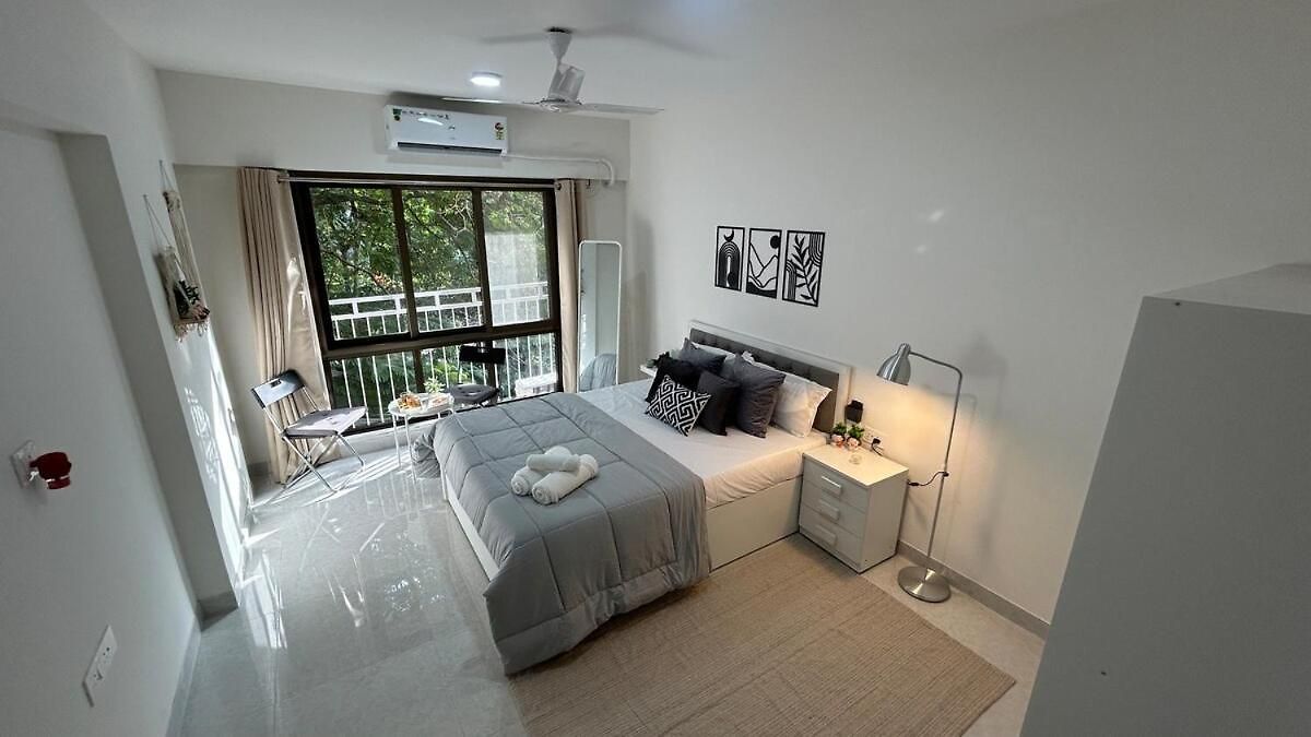 Apartment Urban Pause, 2bhk Near Bkc,airport&nmacc *