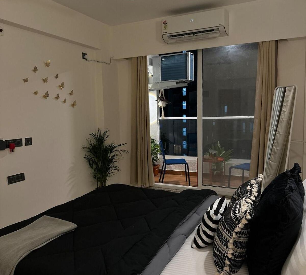 Apartment Powai, Aurora Luxe,2bhk Balcony & View
