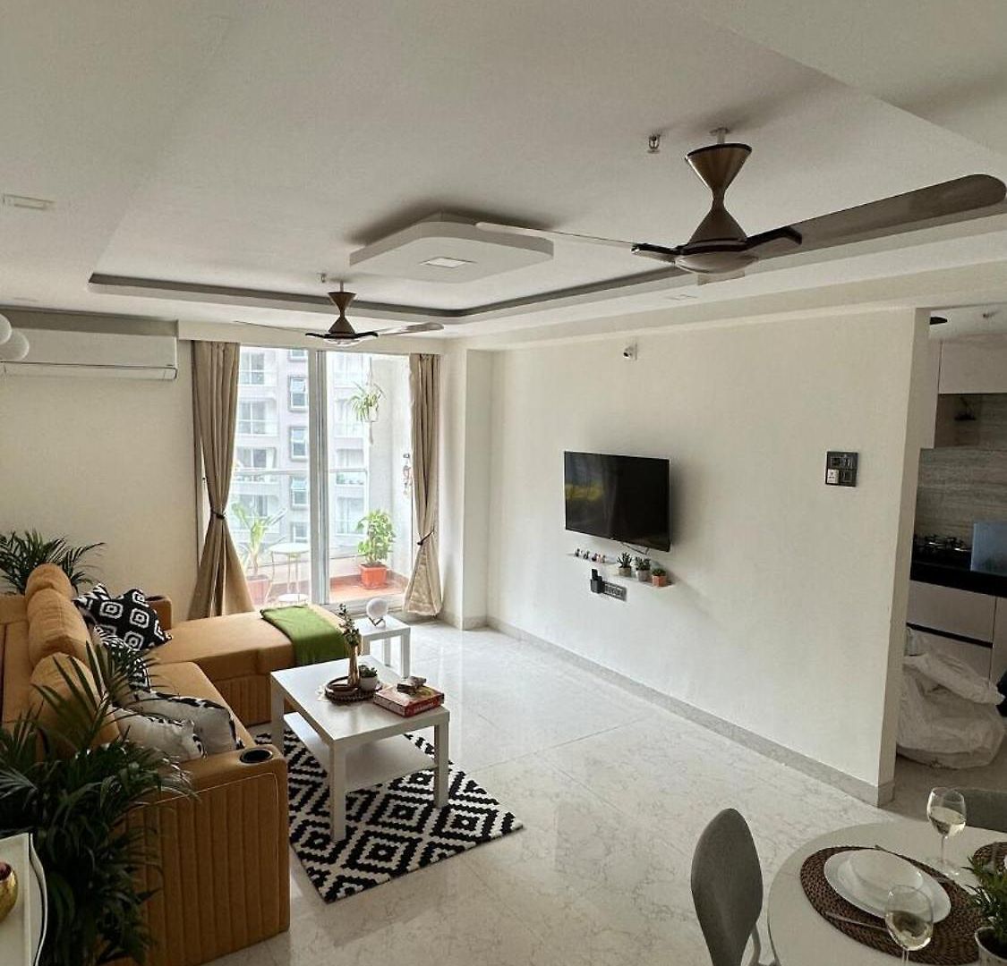Apartment Powai, Aurora Luxe,2bhk Balcony & View