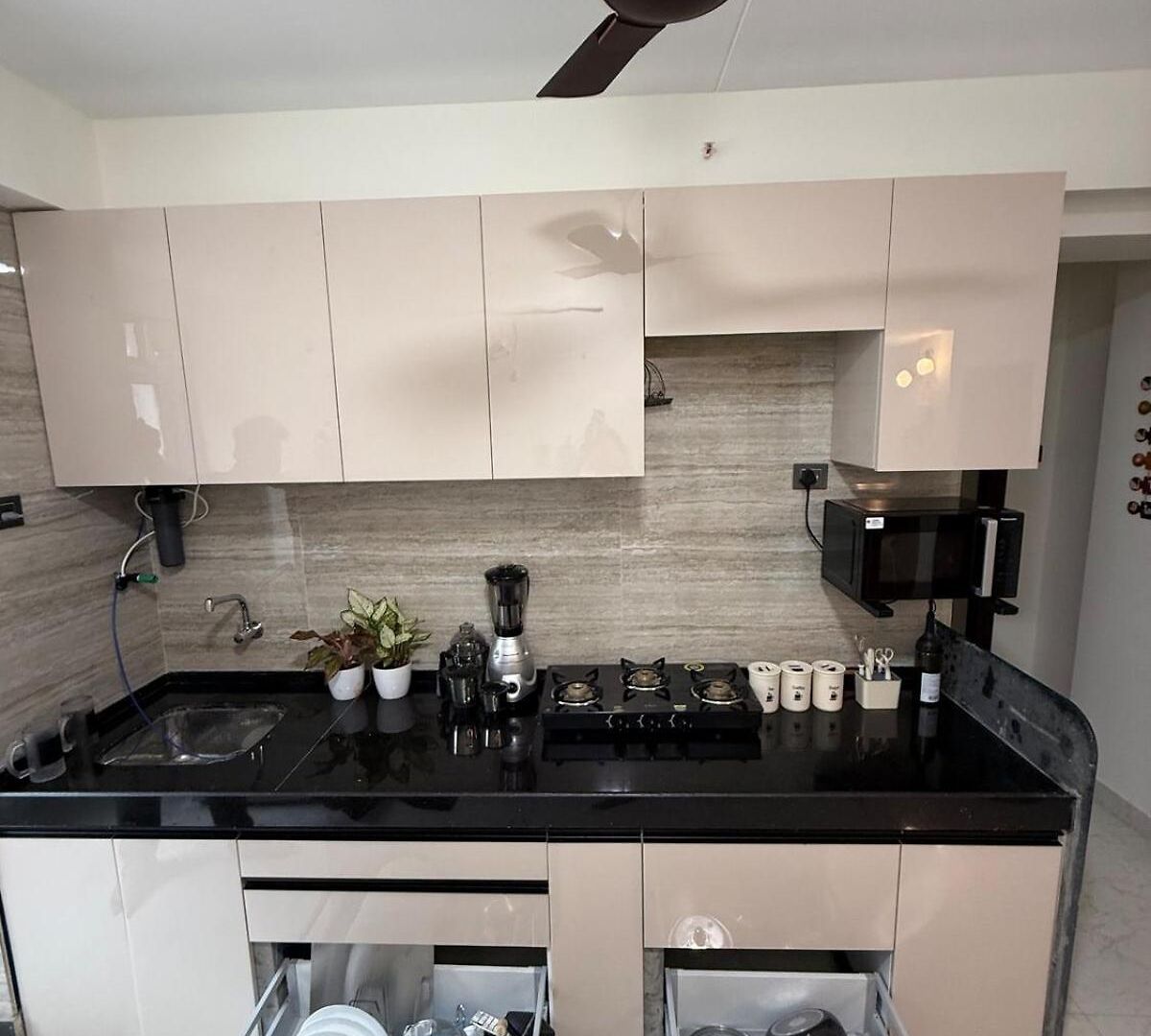 Powai, Aurora Luxe,2bhk Balcony & View * Mumbai
