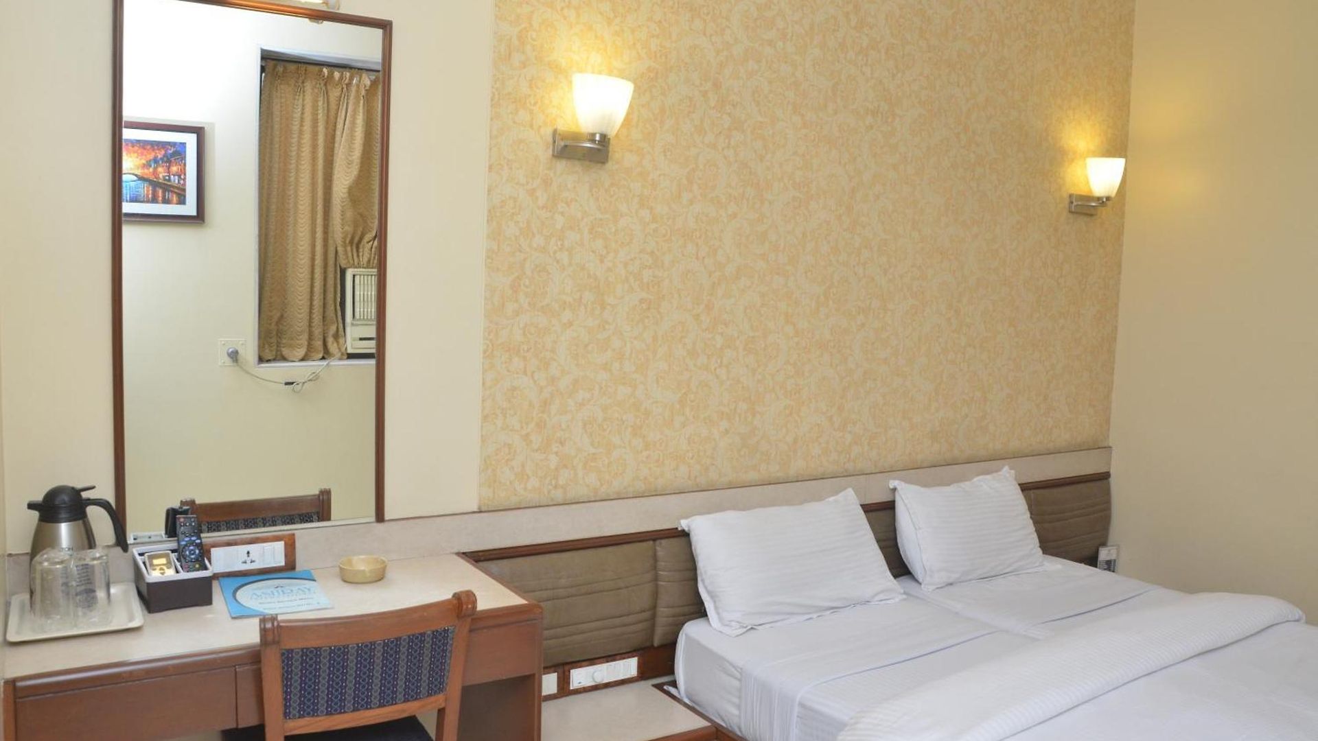Hotel Ashray International, Sion - Near Bkc