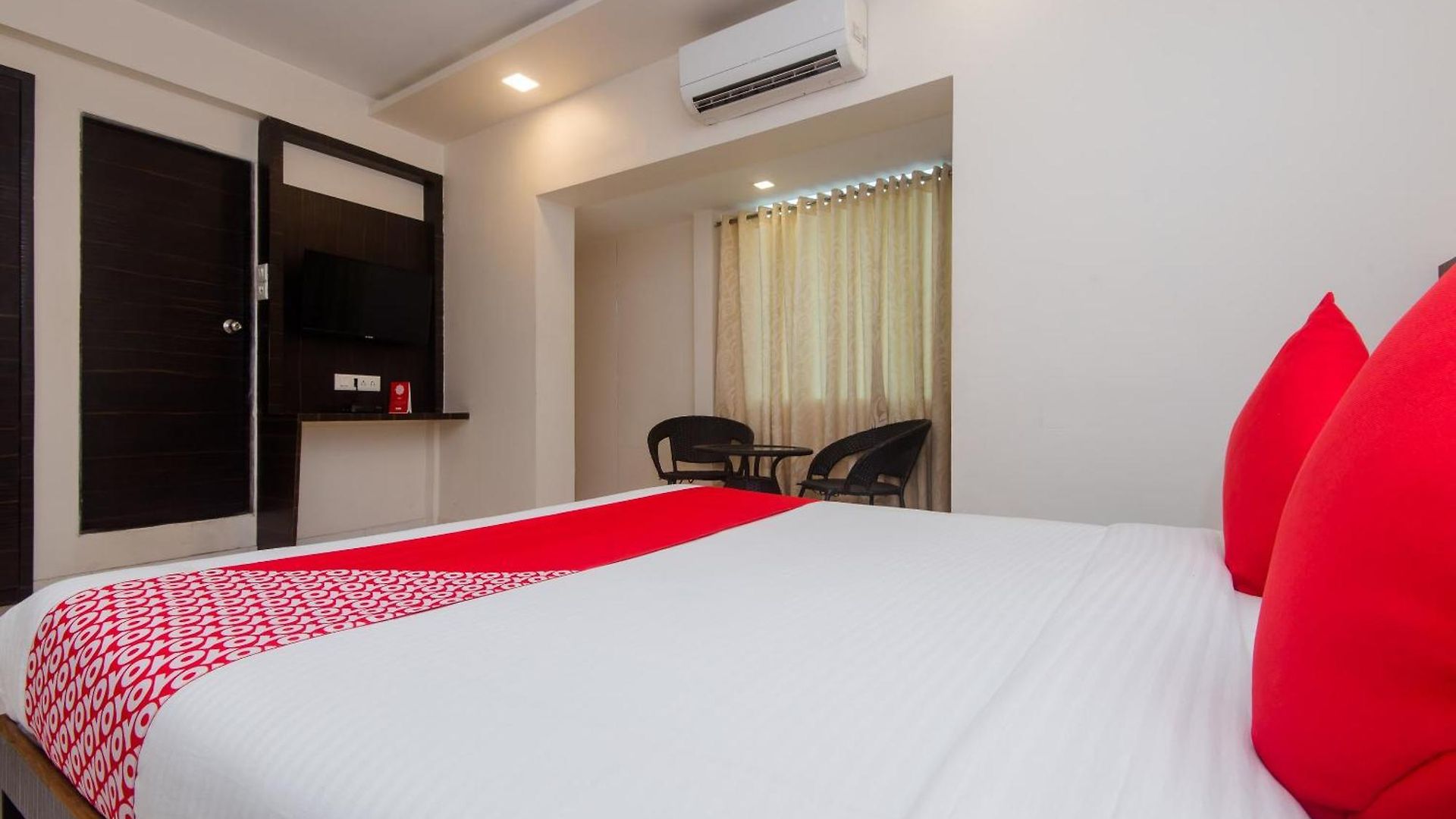 O Alfa Grand Near Chhatrapati Shivaji International Airport Hotel