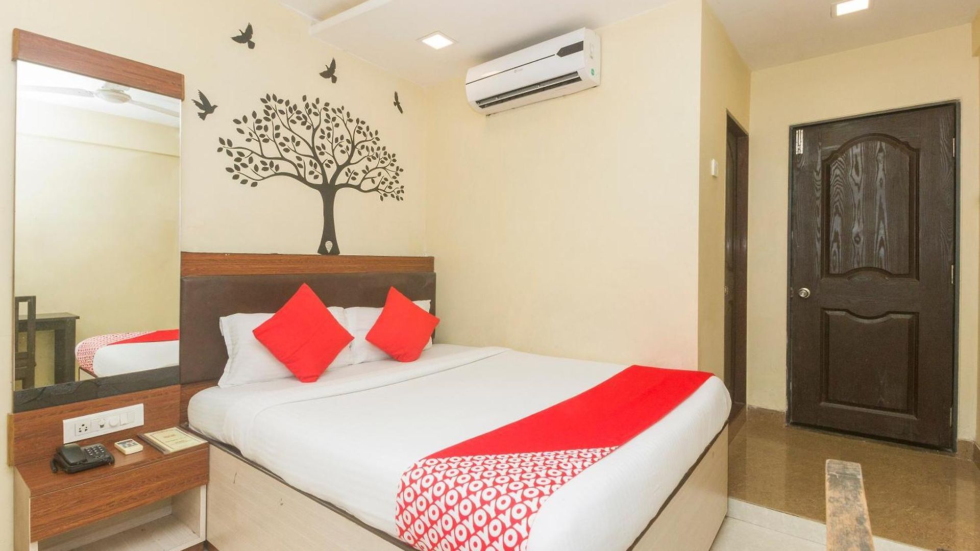 O Royal Grand Near Chhatrapati Shivaji International Airport 3*