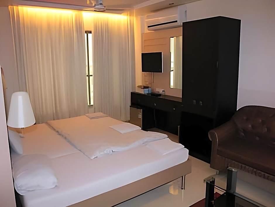Khwaishh Presidency Hotel 3*