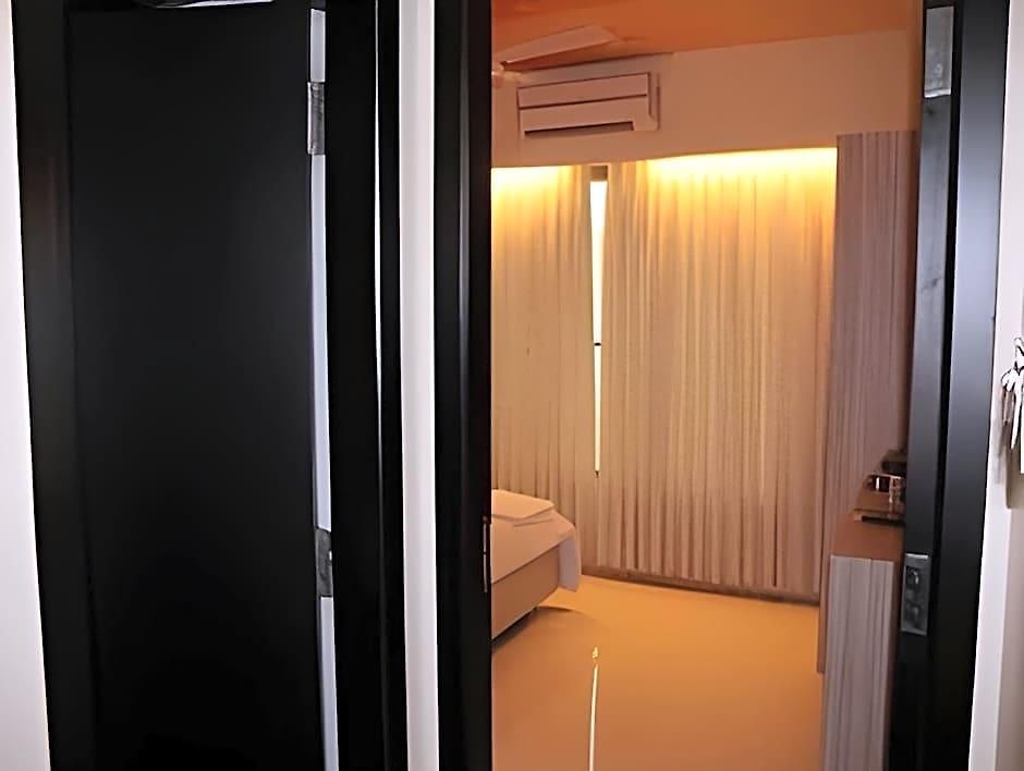 Khwaishh Presidency Hotel 3*