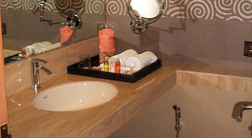 Sai Hotel 3*