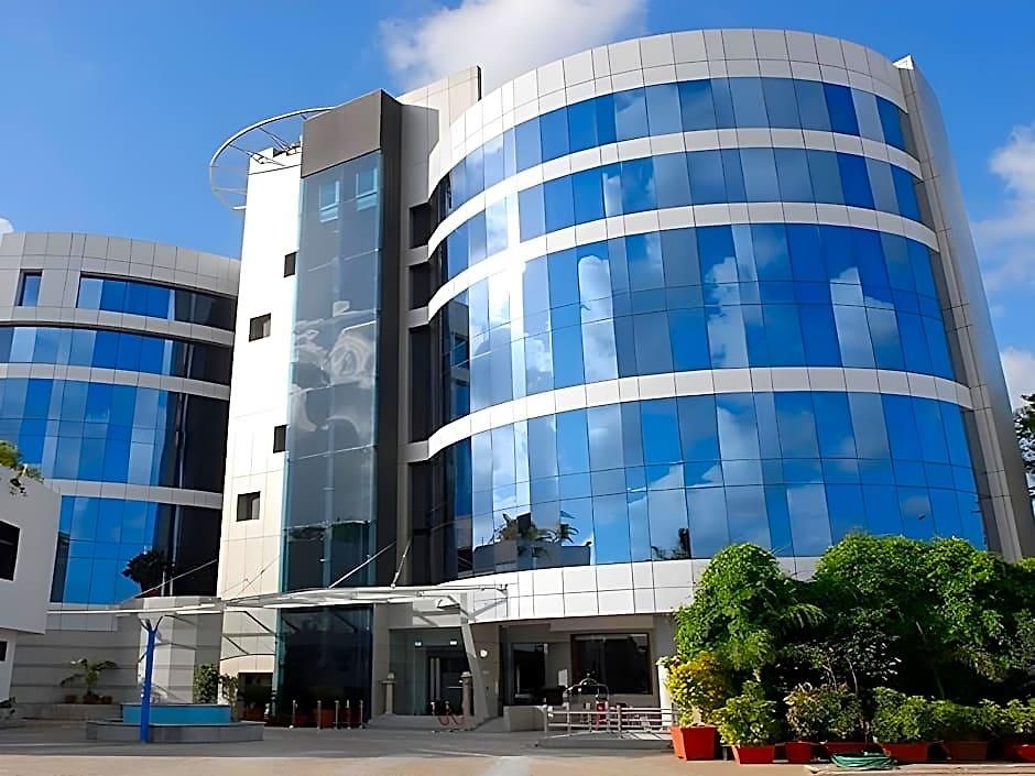 Fabhotel Adore 3*