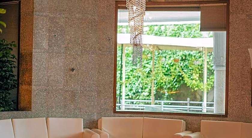 Hotel Fabhotel Adore Mumbai