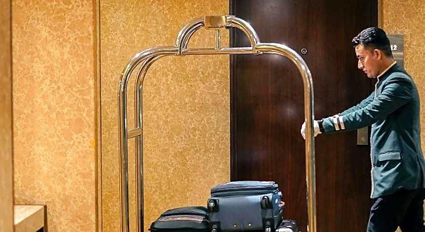 Hotel Fabhotel Adore 3*