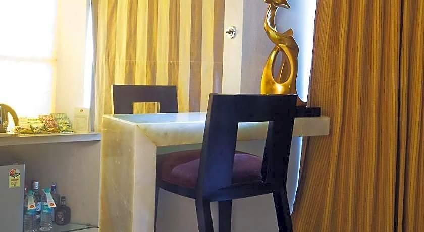 Fabhotel Adore 3*
