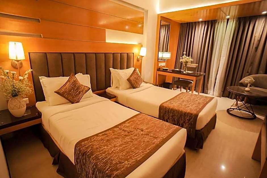 Hotel Fabhotel Adore Mumbai