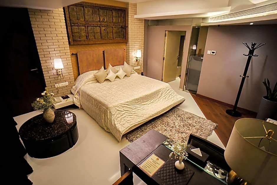 Fabhotel Adore Hotel Mumbai