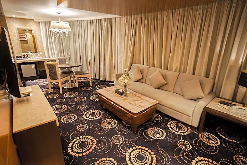 Fabhotel Adore