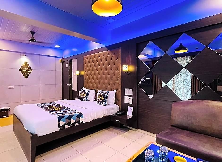 Neelkiran Hotel 3*