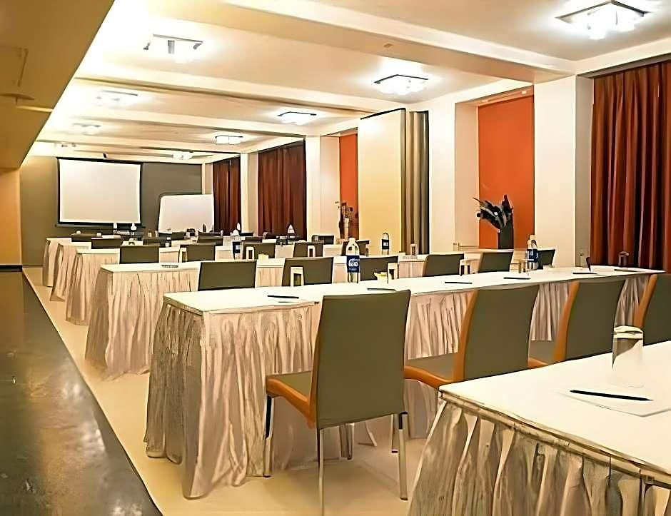 Satkar Residency 3*