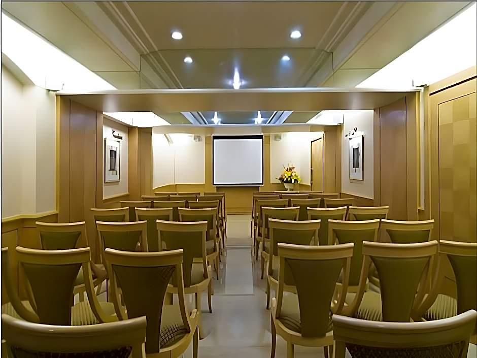 Solitaire Hotel 3*