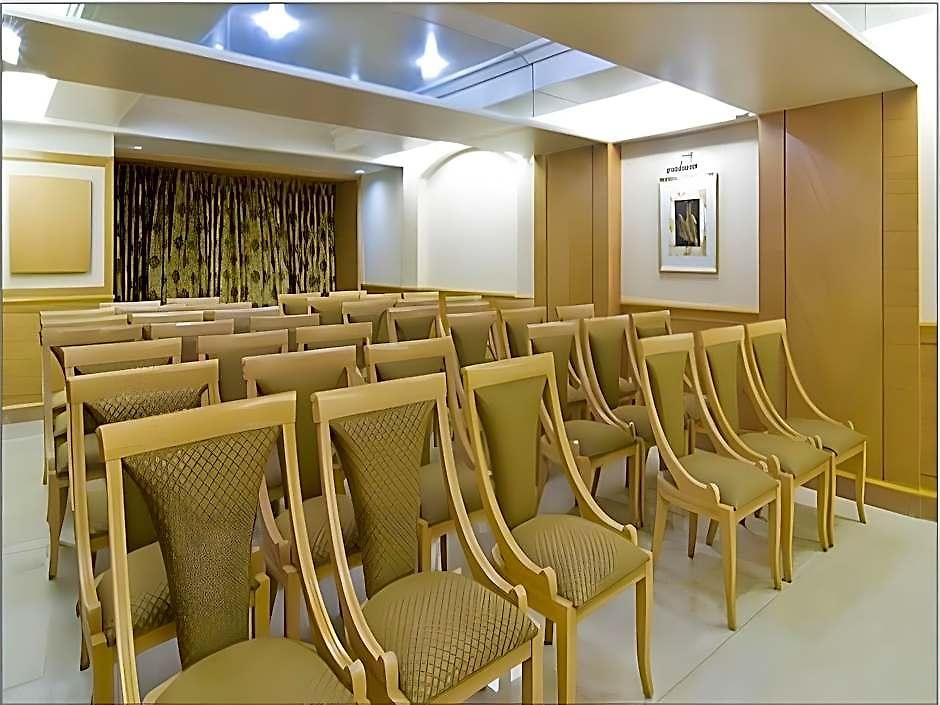 Solitaire Hotel 3*