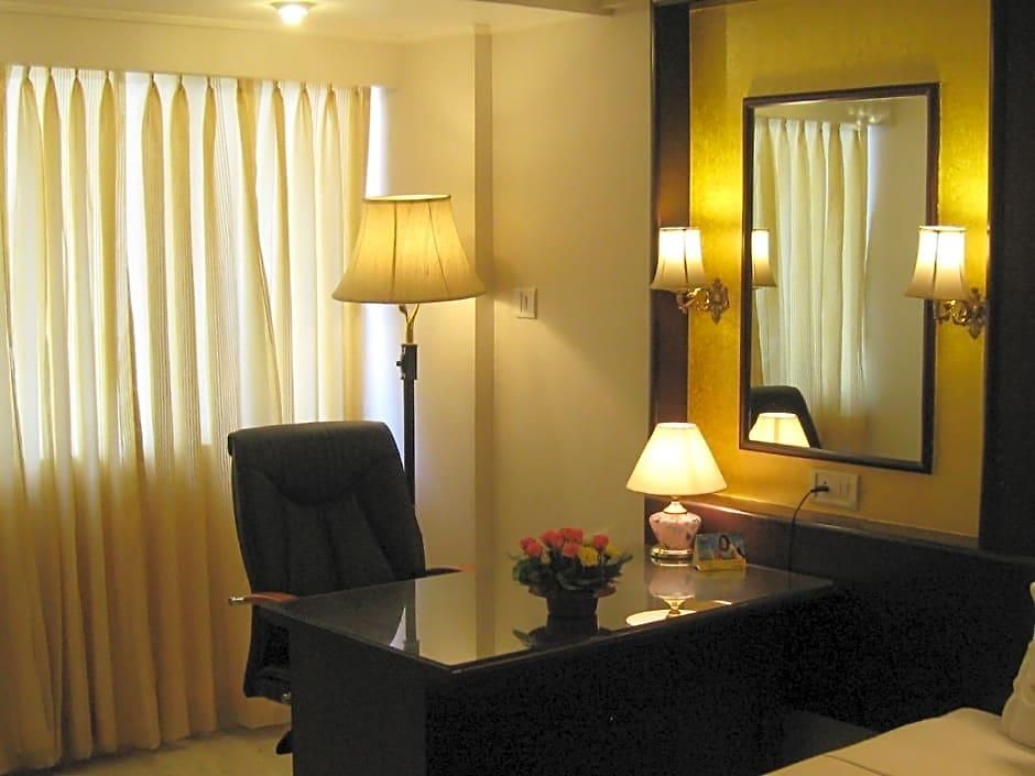 Hotel Avion 3*