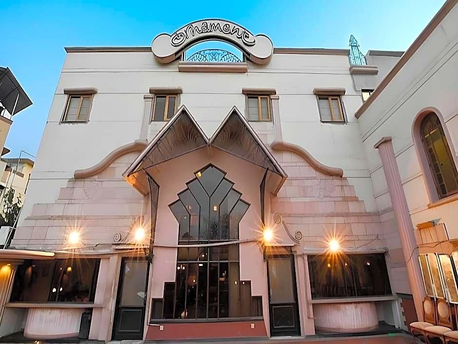 Rajhans Hotel