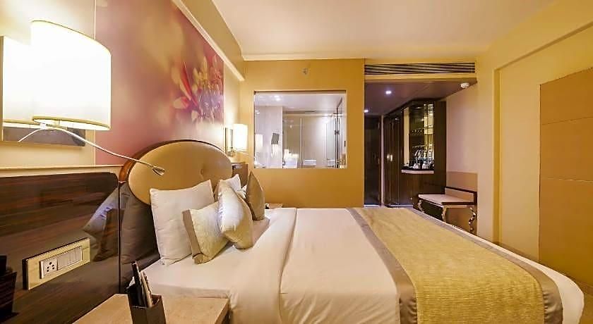 Sai Palace Grand Malad 4*
