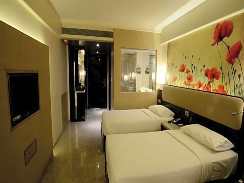 Sai Palace Grand Malad Hotel 4*